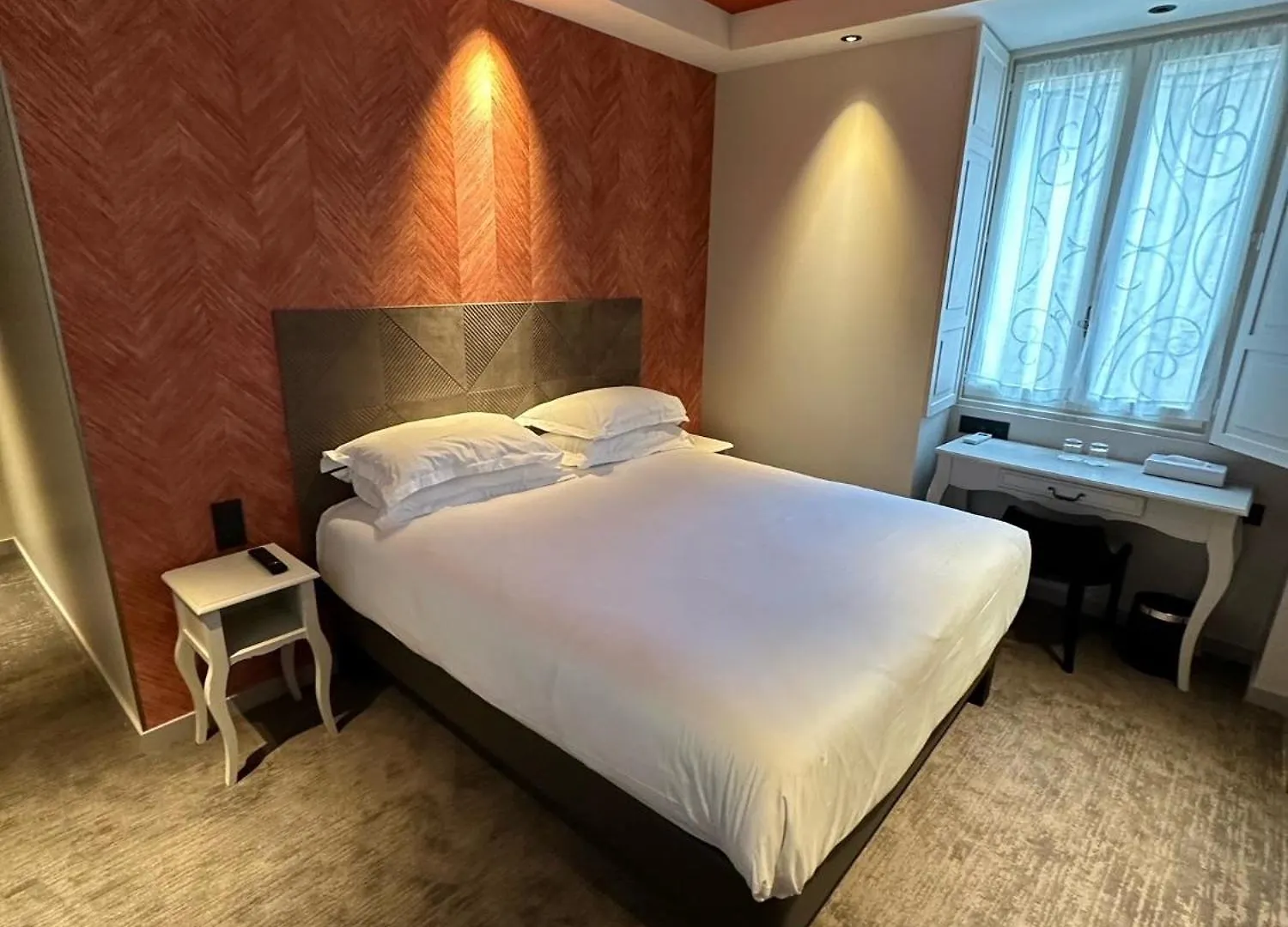 Hotel Le Medieval Palais Des Papes Avignon