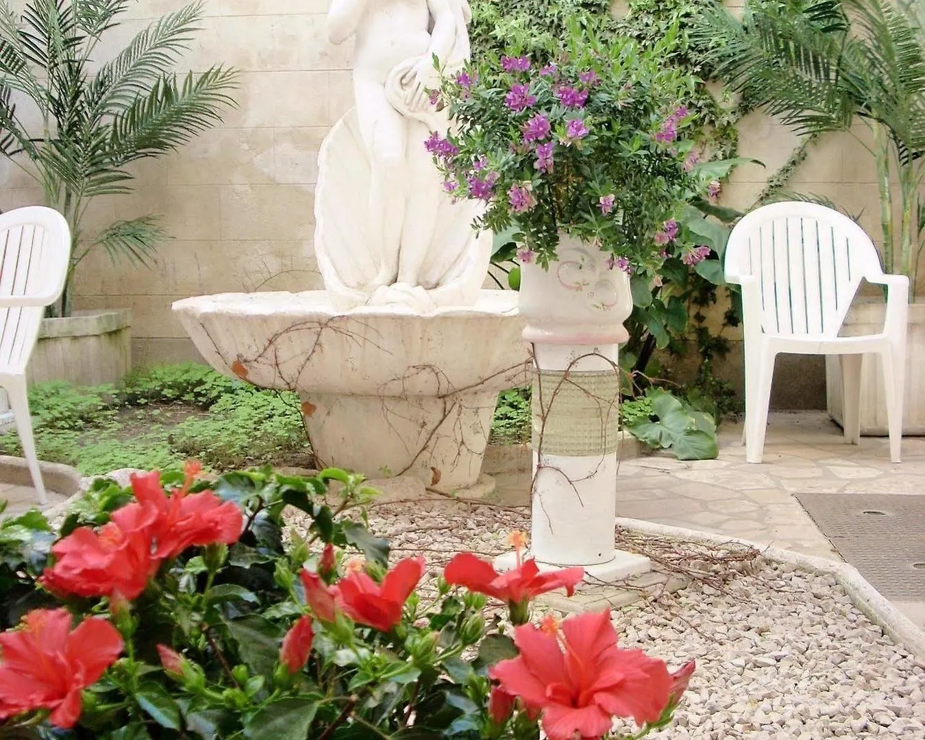 ***  Hotel Le Medieval Palais Des Papes France