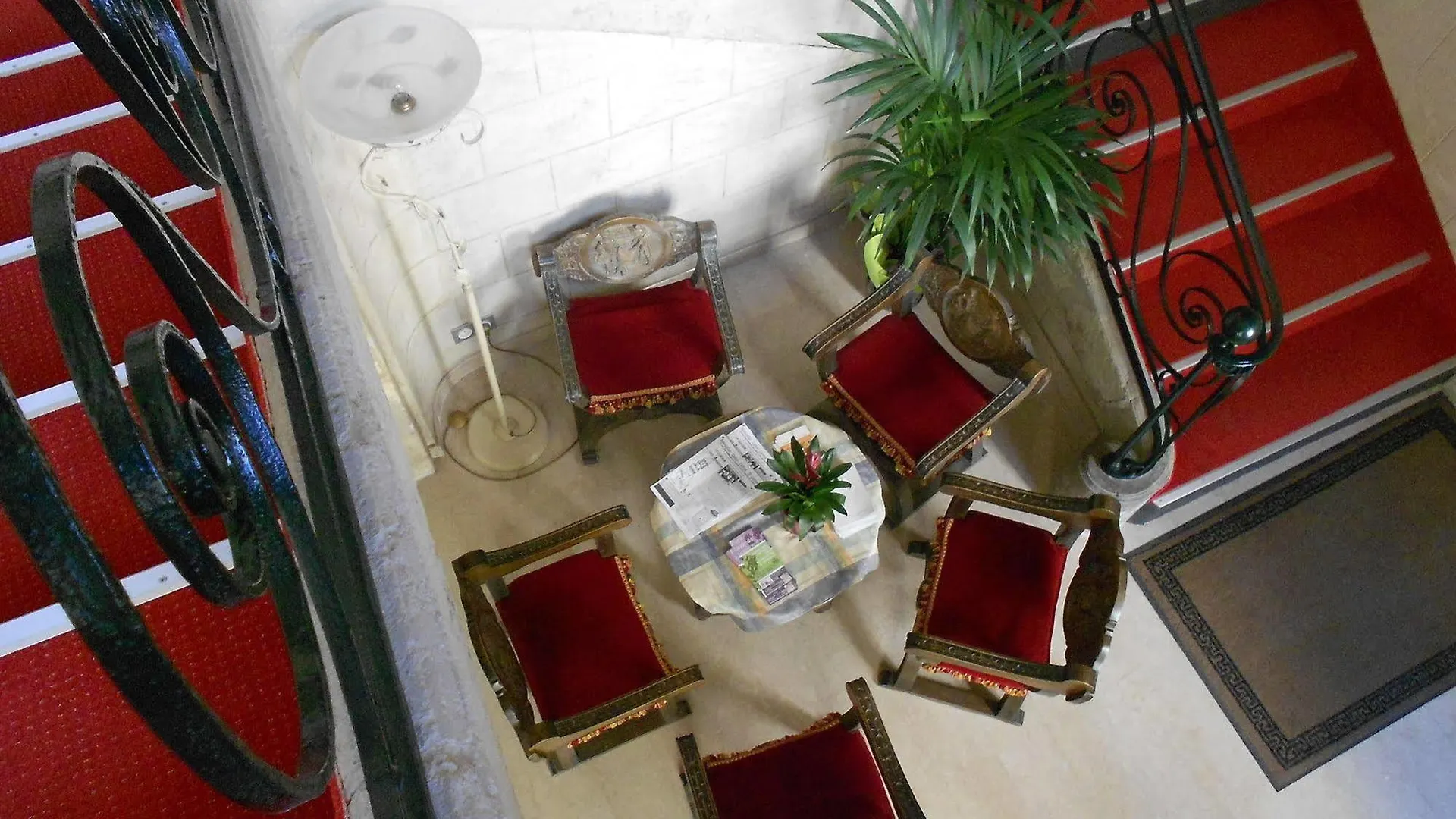 Hotel Le Medieval Palais Des Papes 3*, Avignon