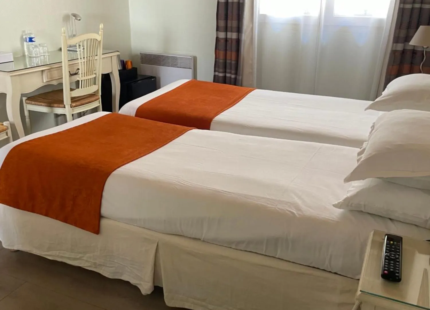Hotel Le Medieval Palais Des Papes Avinyon 3*,  Fransa