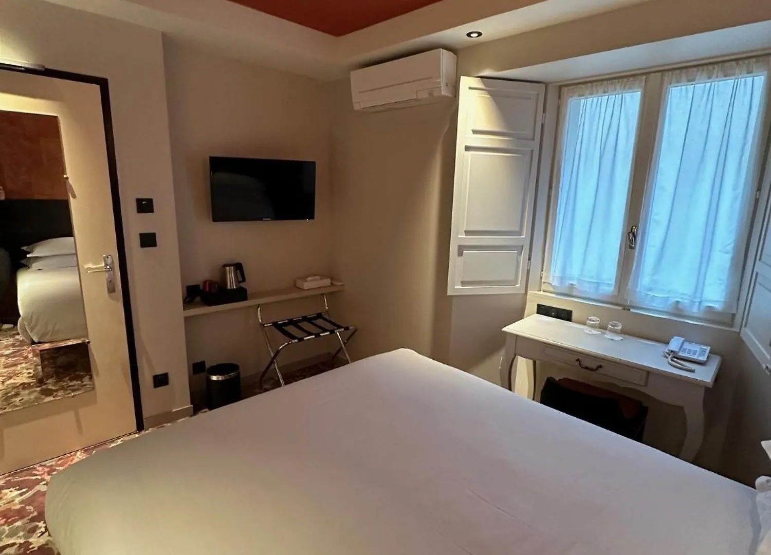 Hotel Le Medieval Palais Des Papes Avinyon