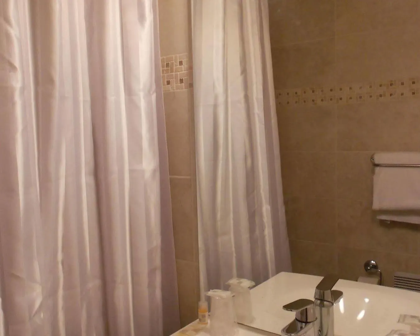 Hotel Le Medieval Palais Des Papes Avinyon