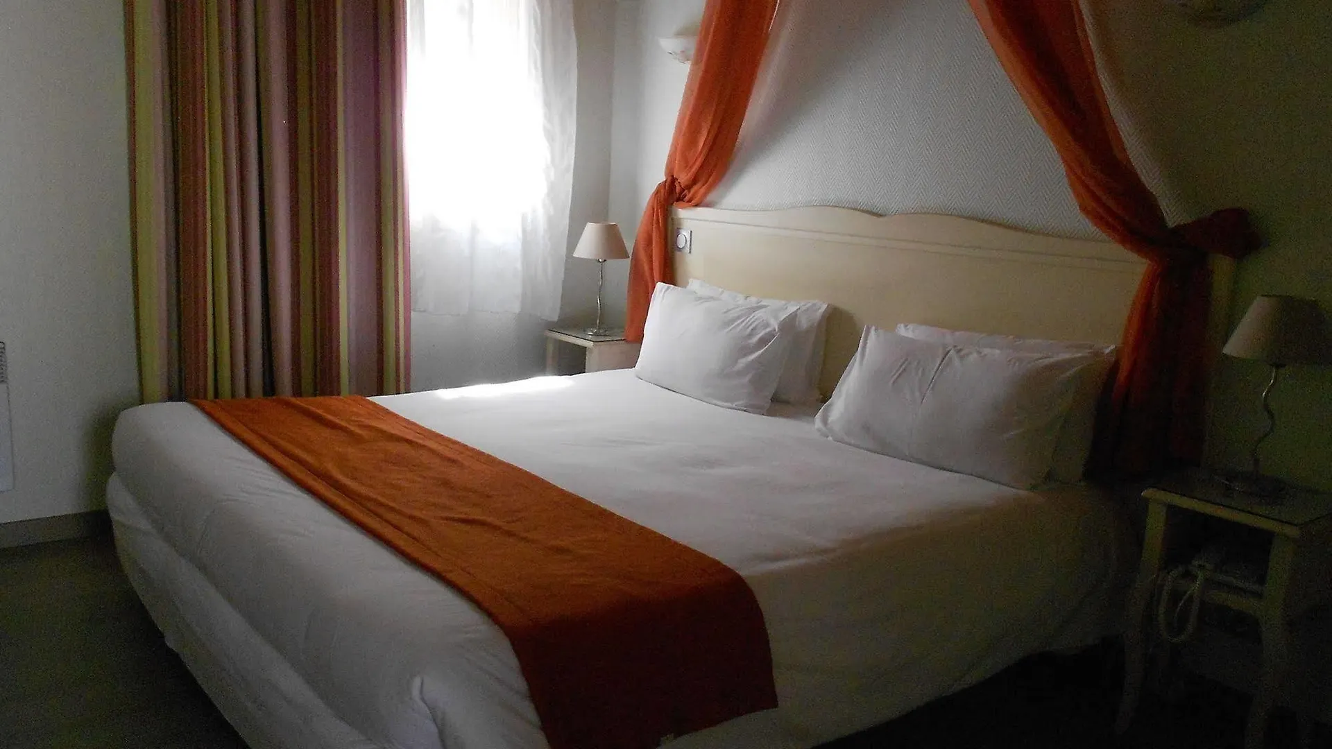 Hotel Le Medieval Palais Des Papes Avinyon